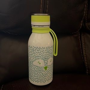 Keeps ur kids drink cold and perfect size